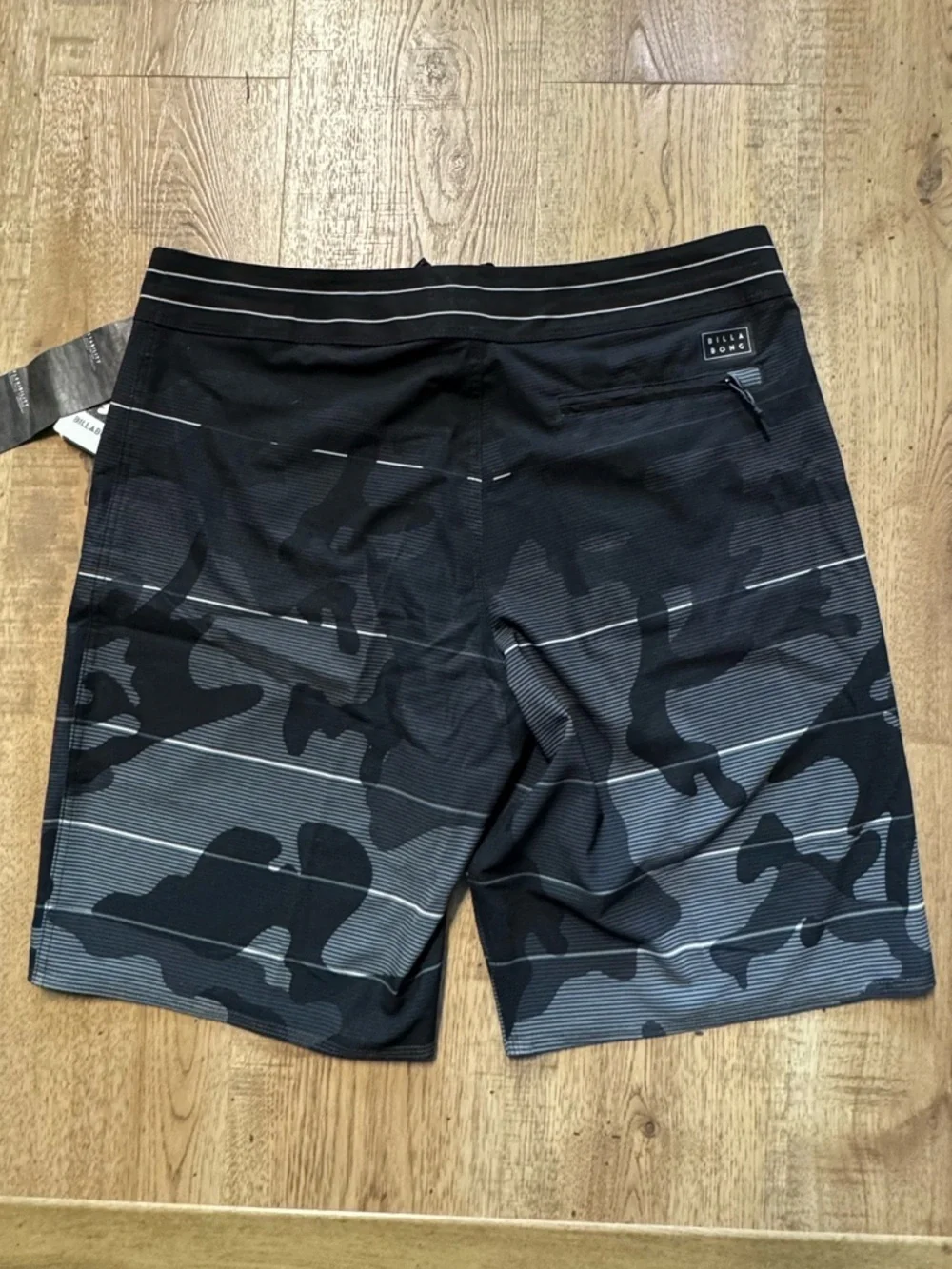 Billabong Airlite Boardshorts Sz 34 Camo Black NWT